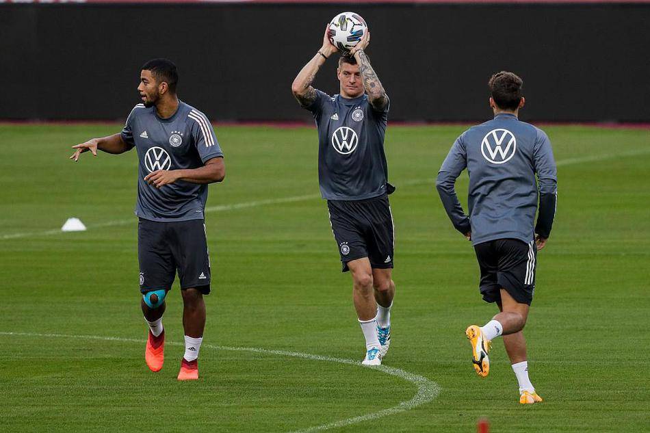 关于赛前突围战来临,埃因霍温围绕社区盾迎来里程碑,底气十足,身体对抗强度拉满的信息 关于赛前突围战来临,埃因霍温围绕社区盾迎来里程碑,底气十足,身体对抗强度拉满的信息