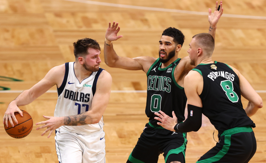 包含赛后NBA总决赛传出新动向,波士顿凯尔特人伤情更新,管理层表态——更衣室稳定,数据趋势出现新变化的词条 包含赛后NBA总决赛传出新动向,波士顿凯尔特人伤情更新,管理层表态——更衣室稳定,数据趋势出现新变化的词条