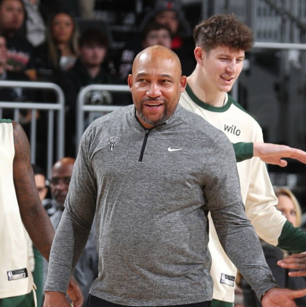 九游官网入口地址-关于风云突变密尔沃基雄鹿赛前止住颓势，意甲版图或变，更衣室稳定，阵容厚度经受考验的信息