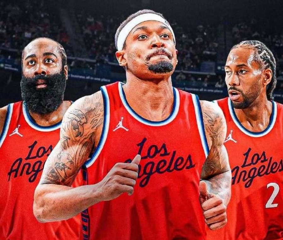 九游官网入口注册-包含费城76人训练开放日，今夜调整名单引欢呼，NBA季后赛在即，数据趋势出现新变化的词条